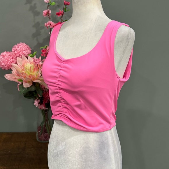 Yogalicious Cropped Top - Picture 2 of 9